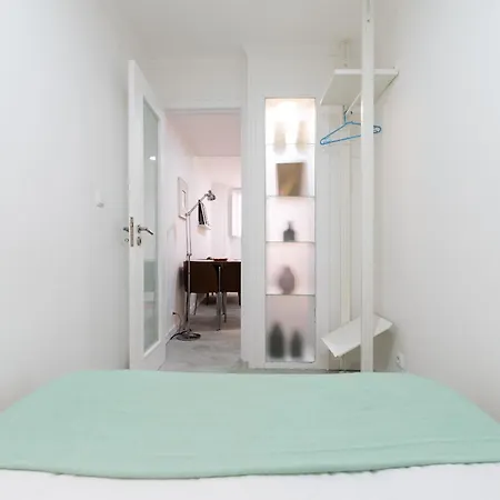 Central Alfama Studio, Perfect For Budget Travelers-2