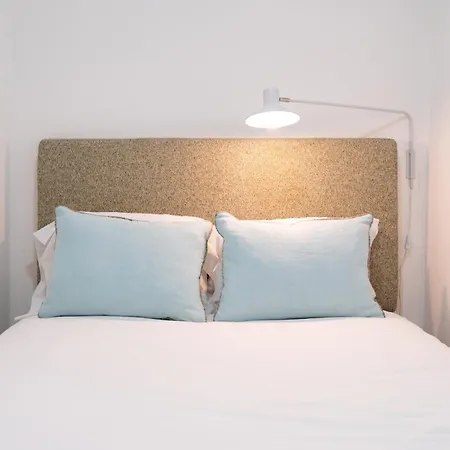 Central Alfama Studio, Perfect For Budget Travelers-3